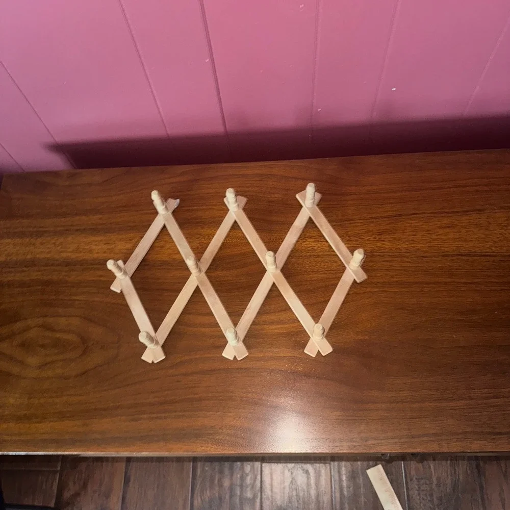 Vintage Cottagecore Accordion Wall Rack Wood Expandable Peg Hat Coat Mug Hanger